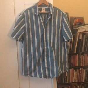 Great Levi’s button-down, perfect shape, all cotton